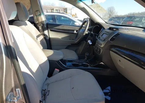 2015 Kia Sorento Lx z USA, uszkodzony, nr VIN 5XYKT3A6XFG654737